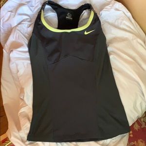 Like New Women’s size Small Nike Dry Fit  Top